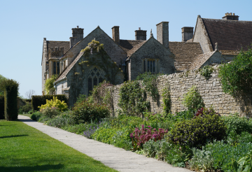 Lytes Cary Manor (2).png