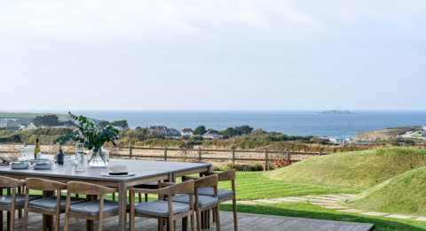 Sea view family holiday homes.png