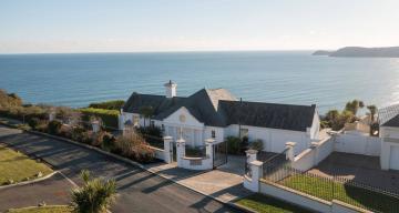 Serenity-Carlyon-Bay (27).jpg