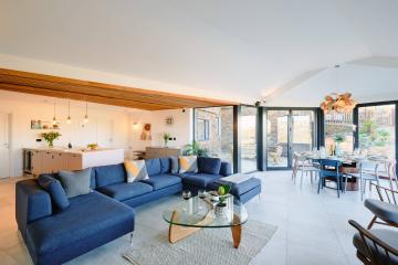 the-hideout-perfect-stays-new (2).jpg