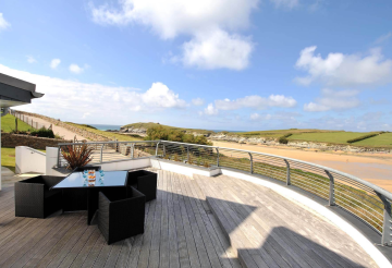 Sea House exterior.png