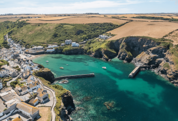 where-to-stay-in-cornwall-port-isaac.png