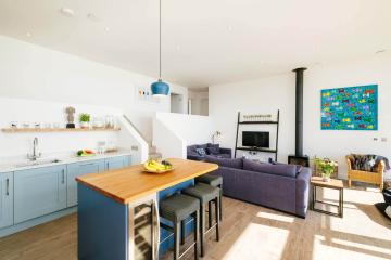 Beachfront-Perfect-Stays_IKX25449-copy.jpg