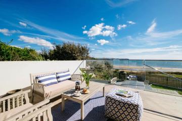 Beachfront-Perfect-Stays_IKX25731 - Copy.jpg