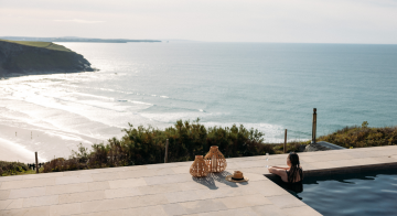 holiday homes with swimming pools.png