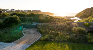 how-to-create-a-luxury-coastal-garden-2.png