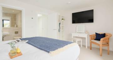 Fox-Point-Harlyn-Bay (23).jpg