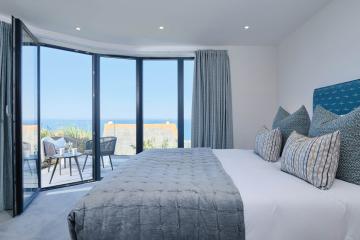 Master bedroom at Breakwater in Sennen Cove