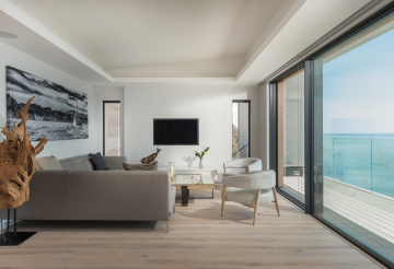 Sea Edge Home from home.png