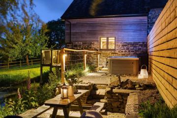 Willow's Rest-left-image.jpg