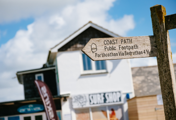 Mawgan Porth Beach 3.png