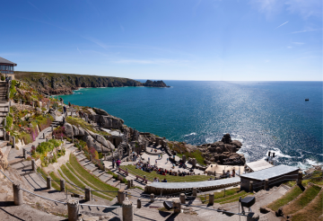 perfect-stays-theatre-productions-minack-theatre (7).png