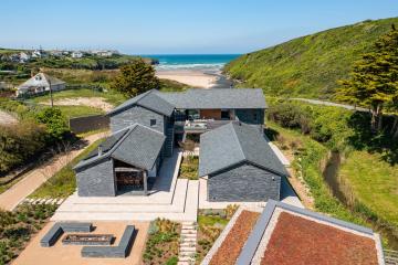 Noordhoek exterior shot.