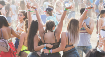 Tunes on the Shore.png